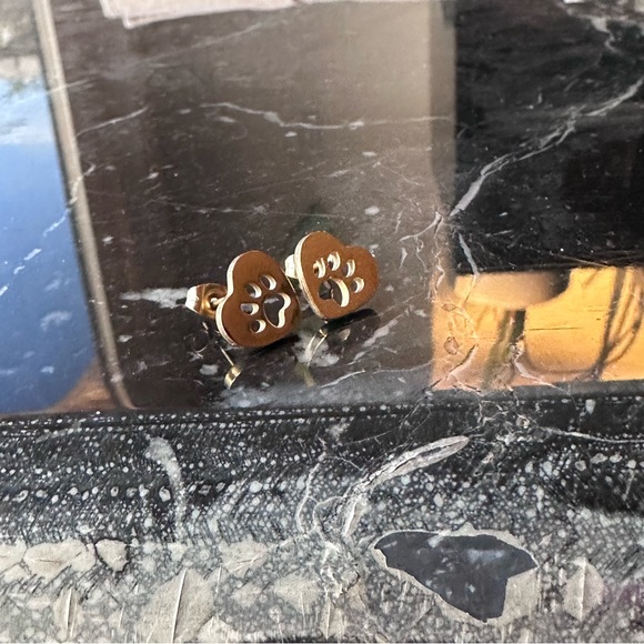 PAW HEART Prints  GOLD Stud Earrings with Gift Bag - Picture 2 of 4